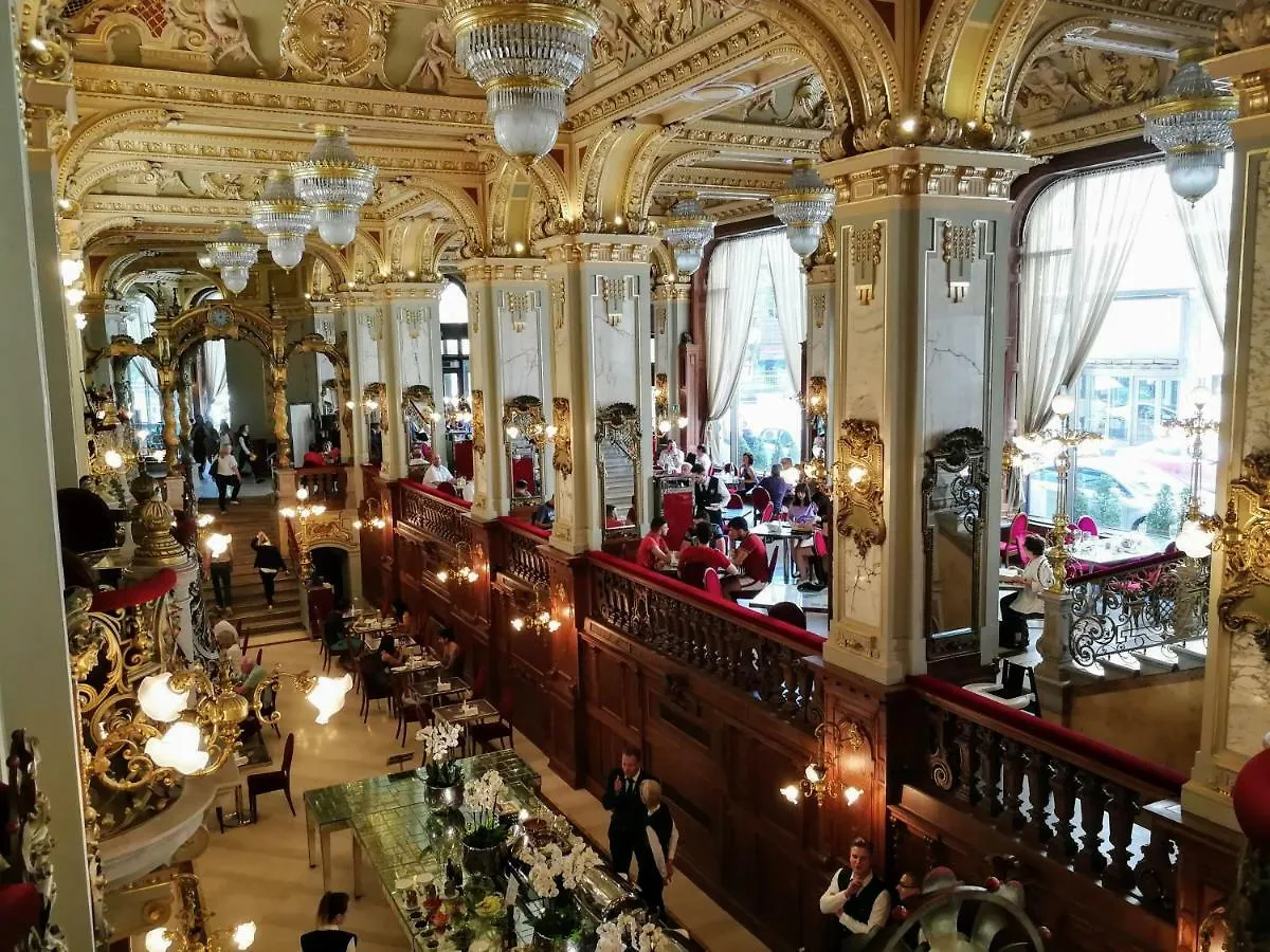 New York Palace View Apartment Budapesta Ungaria